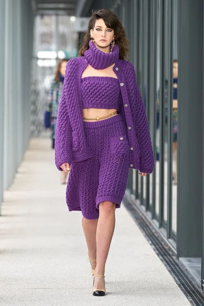 Look 9